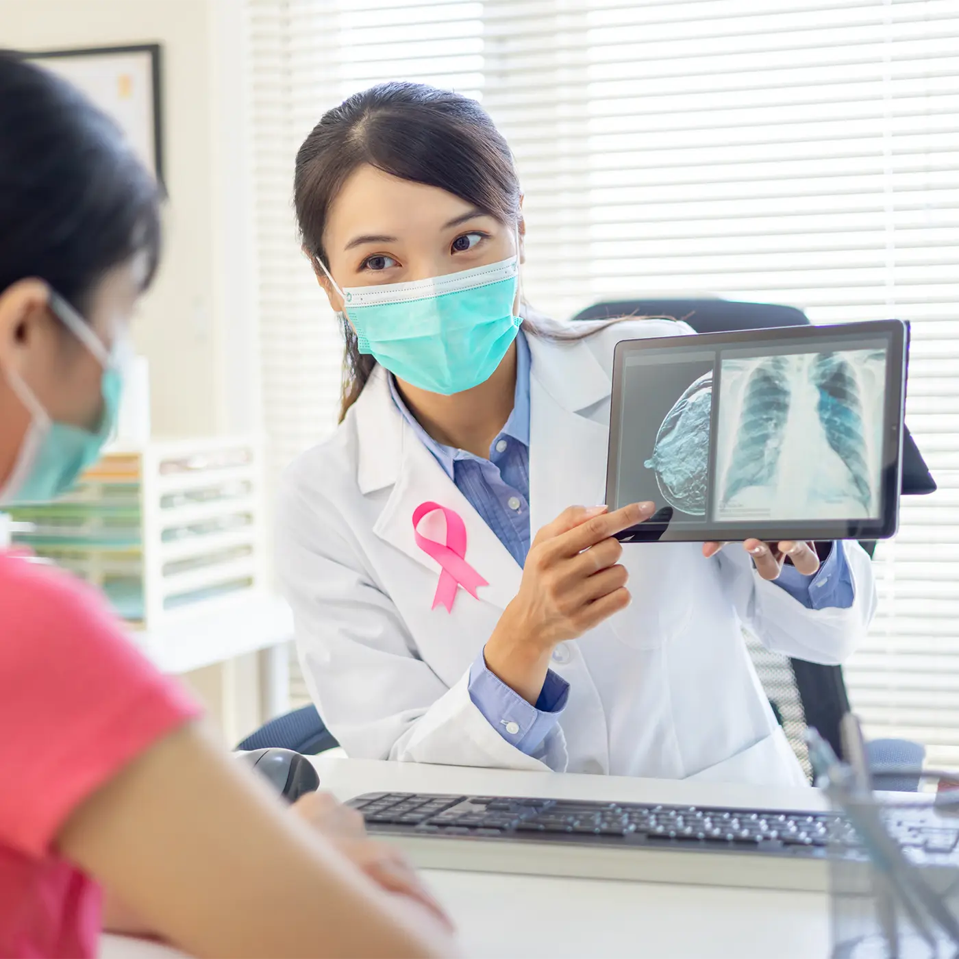 radiologist-2-1400px radiologist-2-1400px